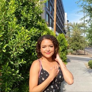 Meet your Posher, Dionne